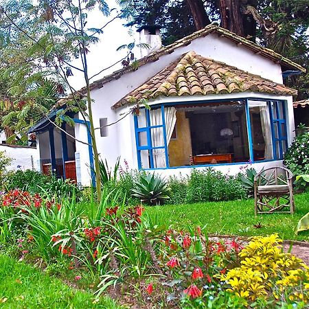 Hotel Hacienda Cusin Otavalo Esterno foto