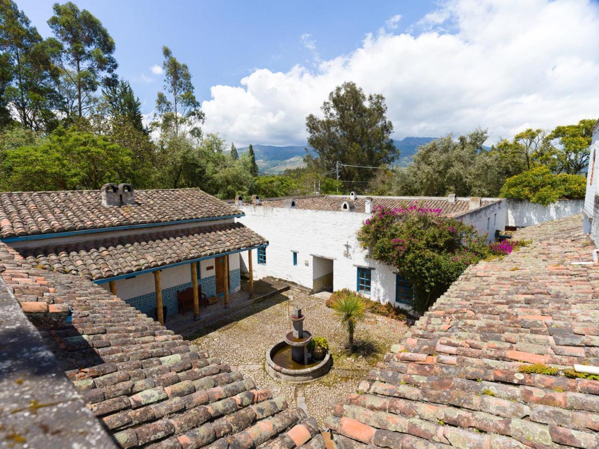 Hotel Hacienda Cusin Otavalo Esterno foto